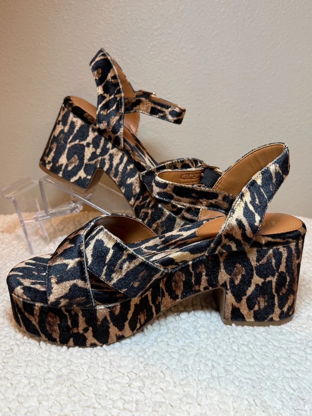 Gianni Bini Leopard Printed Velvet Cross Band Platform Sandals